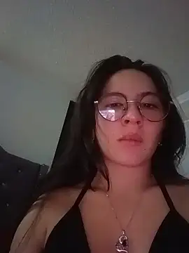 Snapshot of Bella_Sumers chatting on May 27, 6:49 pm Bella Sumers online show from May 27, 6:49 pm