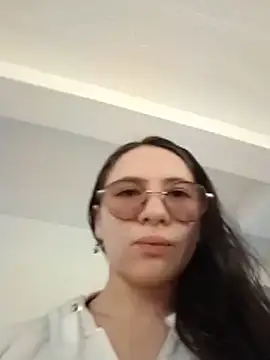 Snapshot of Bella_Sumers chatting on July 1, 3:12 pm Bella Sumers online show from July 1, 3:12 pm