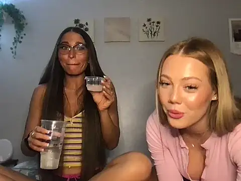MichelleXClarice online show from October 15, 2:33 am