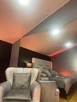 Samantha Milf   online show from January 16, 8:46 pm