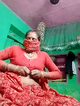 CUTE-004 online show from April 5, 4:04 pm