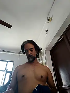 Snapshot of malhotra21 chatting on October 12, 9:30 am malhotra21 online show from October 12, 9:30 am