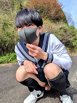 Snapshot of shin_brief chatting on April 6, 5:19 am shin brief online show from April 6, 5:19 am