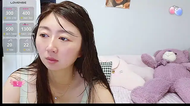 Snapshot of Diva_VVN chatting on July 13, 12:35 am Diva VVN online show from July 13, 12:35 am