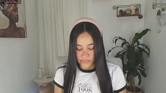 Snapshot of AlisxxnFx chatting on September 19, 12:17 pm AlisxxnFx online show from September 19, 12:17 pm