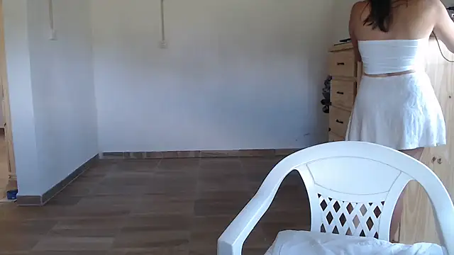 Missforever online show from April 20, 5:05 pm