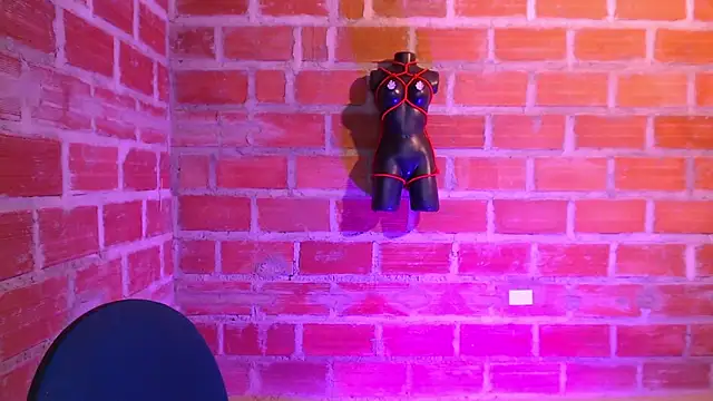 Snapshot of Moira-Hot chatting on March 3, 10:48 pm Moira-Hot online show from March 3, 10:48 pm