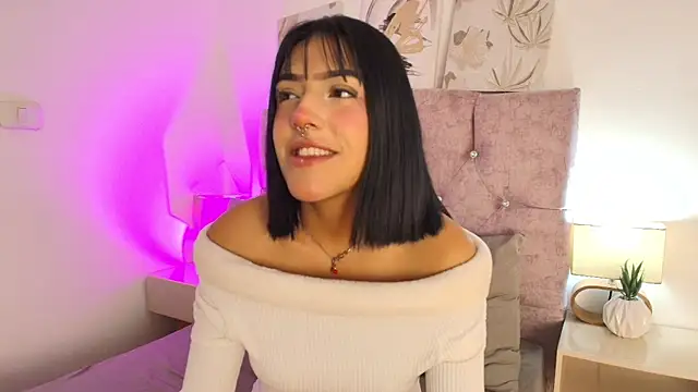 Dulce Bella  online show from February 6, 4:06 am