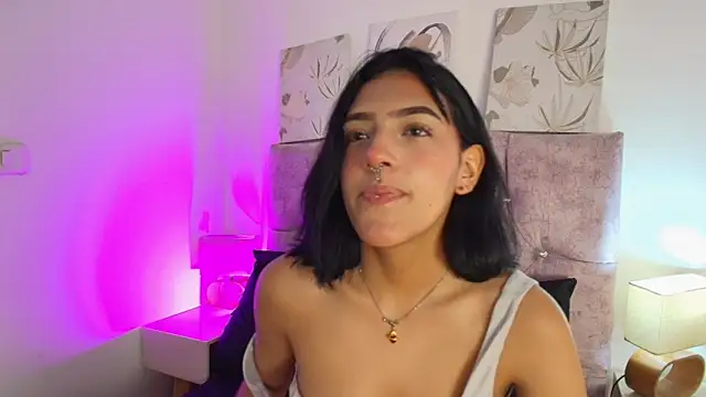 Dulce Bella  online show from February 13, 3:57 am