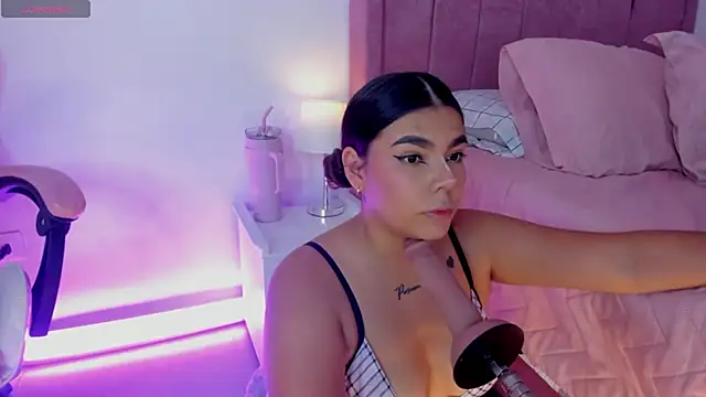 AliceThundeer online show from November 12, 4:13 am