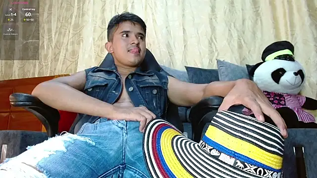 Snapshot of DayroDuran chatting on May 16, 8:07 pm DayroDuran online show from May 16, 8:07 pm