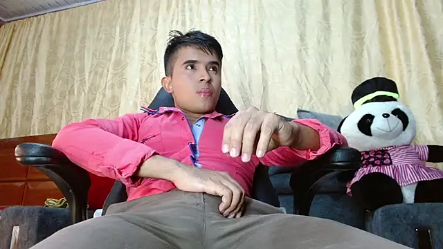 Snapshot of DayroDuran chatting on May 18, 7:41 pm DayroDuran online show from May 18, 7:41 pm