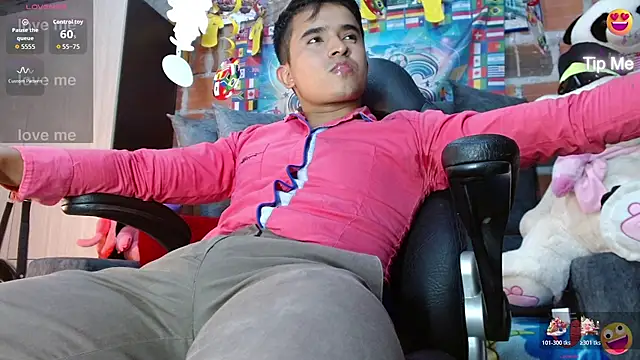 Snapshot of DayroDuran chatting on June 21, 7:05 pm DayroDuran online show from June 21, 7:05 pm