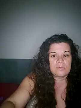 Snapshot of PerleRaree chatting on April 24, 8:33 pm PerleRaree online show from April 24, 8:33 pm
