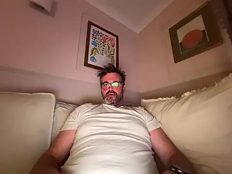 Snapshot of CyprioteWhitefly chatting on May 9, 9:31 pm CyprioteWhitefly online show from May 9, 9:31 pm