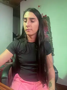 lola diez online show from October 8, 7:11 pm