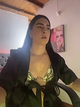 Snapshot of lola_diez chatting on April 27, 3:37 am lola diez online show from April 27, 3:37 am