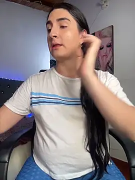 Snapshot of lola_diez chatting on May 14, 6:26 pm lola diez online show from May 14, 6:26 pm