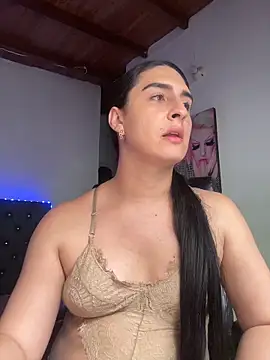Snapshot of lola_diez chatting on May 16, 5:01 pm lola diez online show from May 16, 5:01 pm