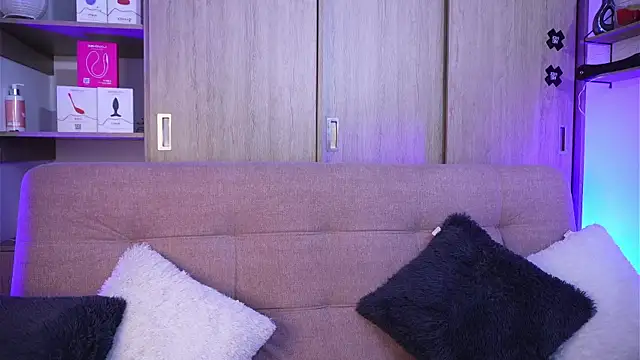 SophiieCumsx online show from April 10, 4:39 am