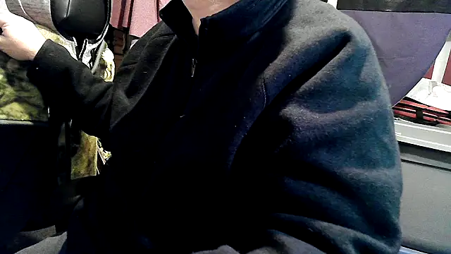 georgew62 online show from December 14, 1:44 am