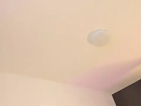 Elyross1  online show from December 18, 12:33 pm