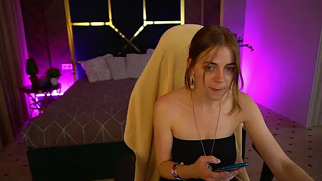 Snapshot of ShinyfromUa chatting on September 9, 12:59 pm ShinyfromUa online show from September 9, 12:59 pm