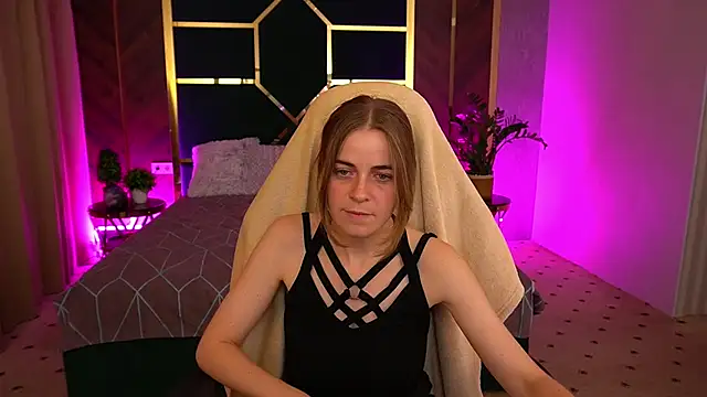 Snapshot of ShinyfromUa chatting on September 16, 7:37 pm ShinyfromUa online show from September 16, 7:37 pm