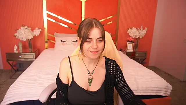 Snapshot of ShinyfromUa chatting on October 4, 1:42 pm ShinyfromUa online show from October 4, 1:42 pm