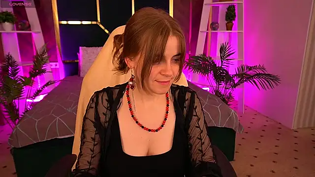 Snapshot of ShinyfromUa chatting on November 4, 10:09 pm ShinyfromUa online show from November 4, 10:09 pm