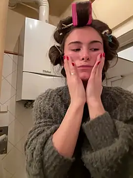 SophiiaStarr online show from February 15, 7:32 pm