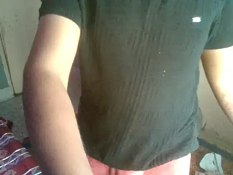 Snapshot of BornToSeduce chatting on May 1, 7:35 am BornToSeduce online show from May 1, 7:35 am