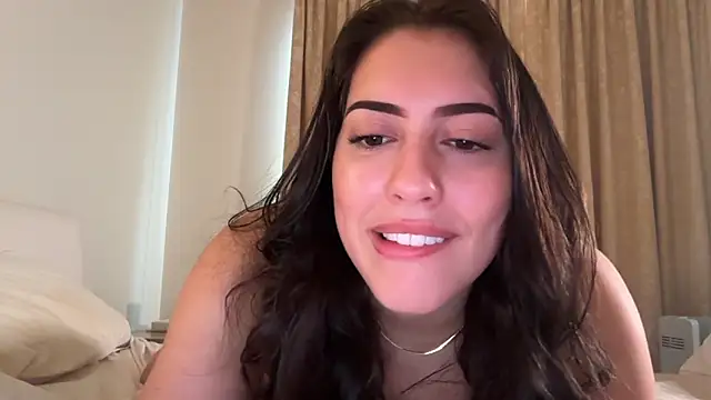 Snapshot of sieeena chatting on June 11, 12:32 am sieeena online show from June 11, 12:32 am