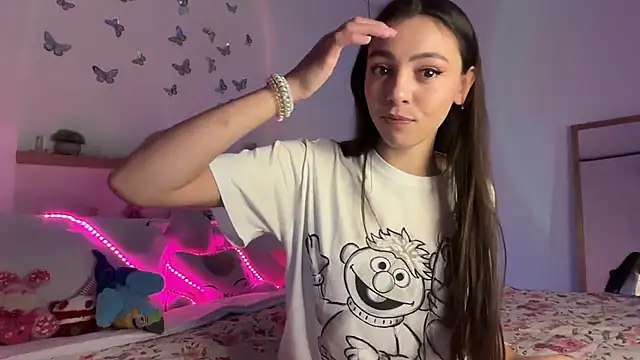 Snapshot of keirasworld chatting on June 1, 12:12 am keirasworld online show from June 1, 12:12 am
