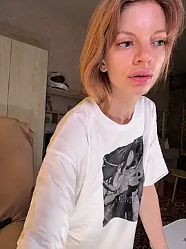 Snapshot of mari__papi chatting on June 13, 9:29 am mari papi online show from June 13, 9:29 am