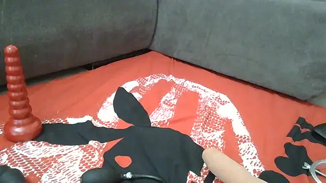 Snapshot of denisboyfucktoy chatting on September 15, 7:08 am denisboyfucktoy online show from September 15, 7:08 am