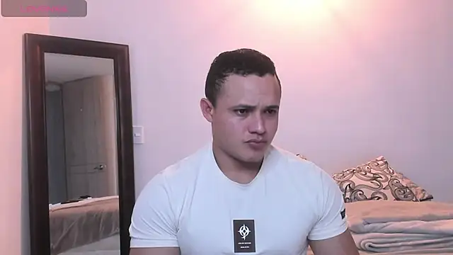 KingLevi01 online show from September 19, 10:32 pm