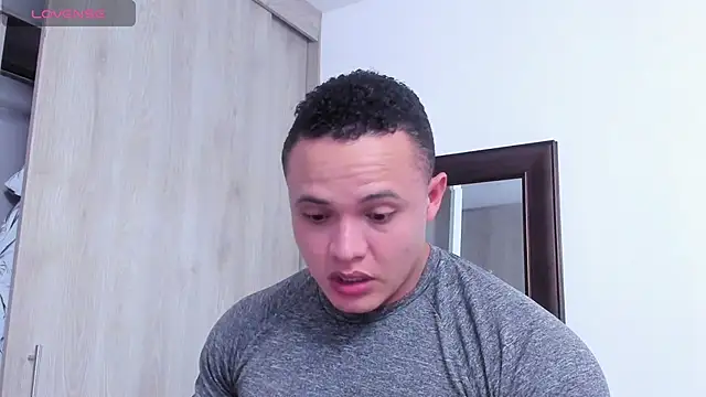 KingLevi01 online show from November 6, 9:59 pm