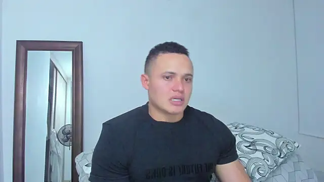 KingLevi01 online show from April 17, 11:30 pm