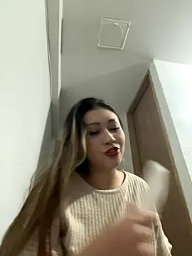 Snapshot of Amadora_rose chatting on October 29, 12:35 am Amadora rose online show from October 29, 12:35 am