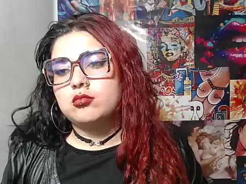 Curvy-Queen online show from September 25, 3:43 am