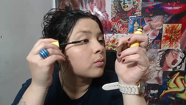 Curvy-Queen online show from October 14, 7:58 pm