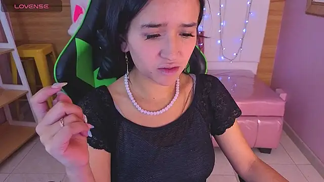 bella vibess s online show from February 24, 12:36 pm