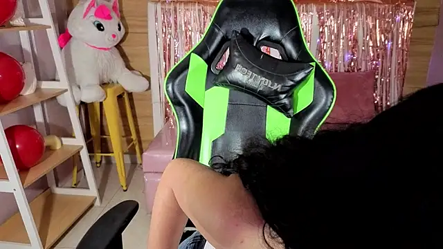 bella vibess s online show from April 14, 12:55 pm