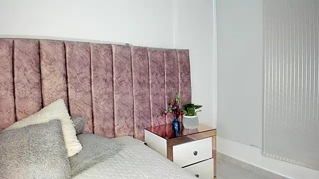 Snapshot of Ambeer_fox_ chatting on April 22, 1:45 pm Ambeer fox online show from April 22, 1:45 pm