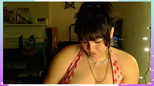 Snapshot of PeakoBunny chatting on November 9, 3:16 am PeakoBunny online show from November 9, 3:16 am