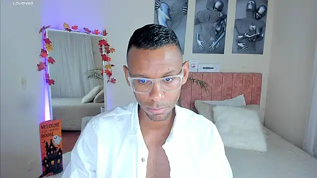 Snapshot of KingEdward_ chatting on October 24, 10:22 am KingEdward online show from October 24, 10:22 am