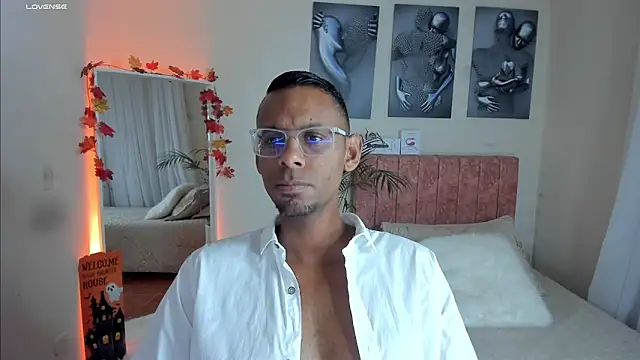 Snapshot of KingEdward_ chatting on October 30, 10:16 am KingEdward online show from October 30, 10:16 am