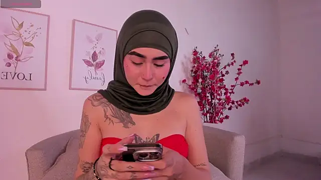 Snapshot of seraphine_arabic chatting on July 17, 3:29 pm seraphine arabic online show from July 17, 3:29 pm