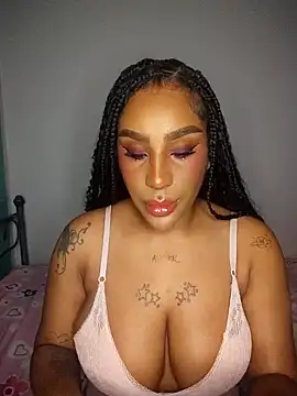 Snapshot of Queen_Amara chatting on April 30, 3:57 am Queen Amara online show from April 30, 3:57 am